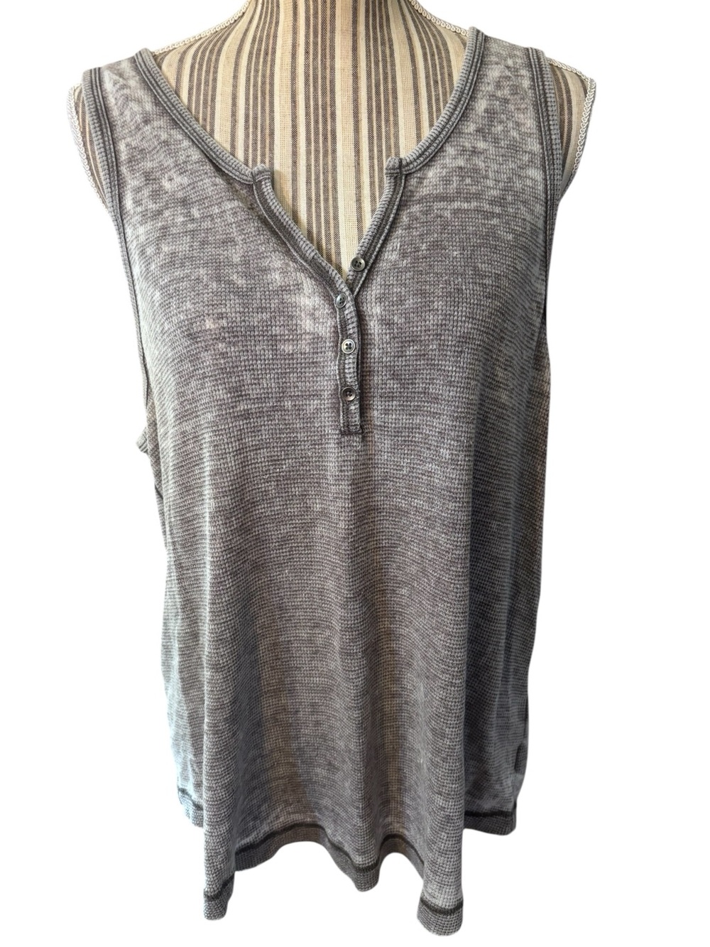 American Eagle Outfitters Henley Tank XL Gray Sleeveless Waffle-Knit Distressed
